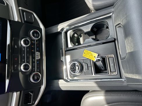 Used 2024 Ford Expedition Max XLT RWD image 24