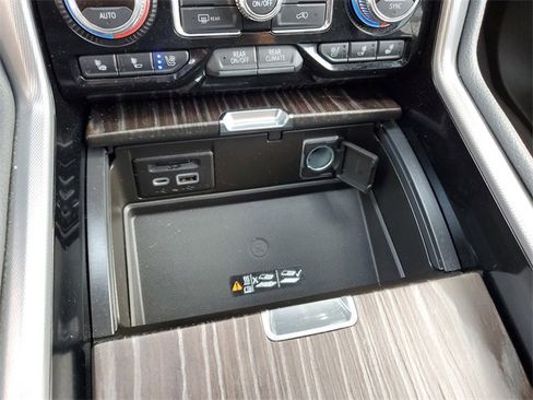 Used 2021 GMC Yukon Denali w/ Denali Ultimate Package image 23