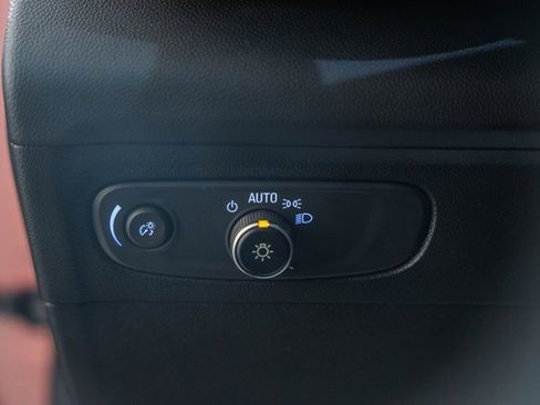 Used 2023 Buick Envision Essence image 42