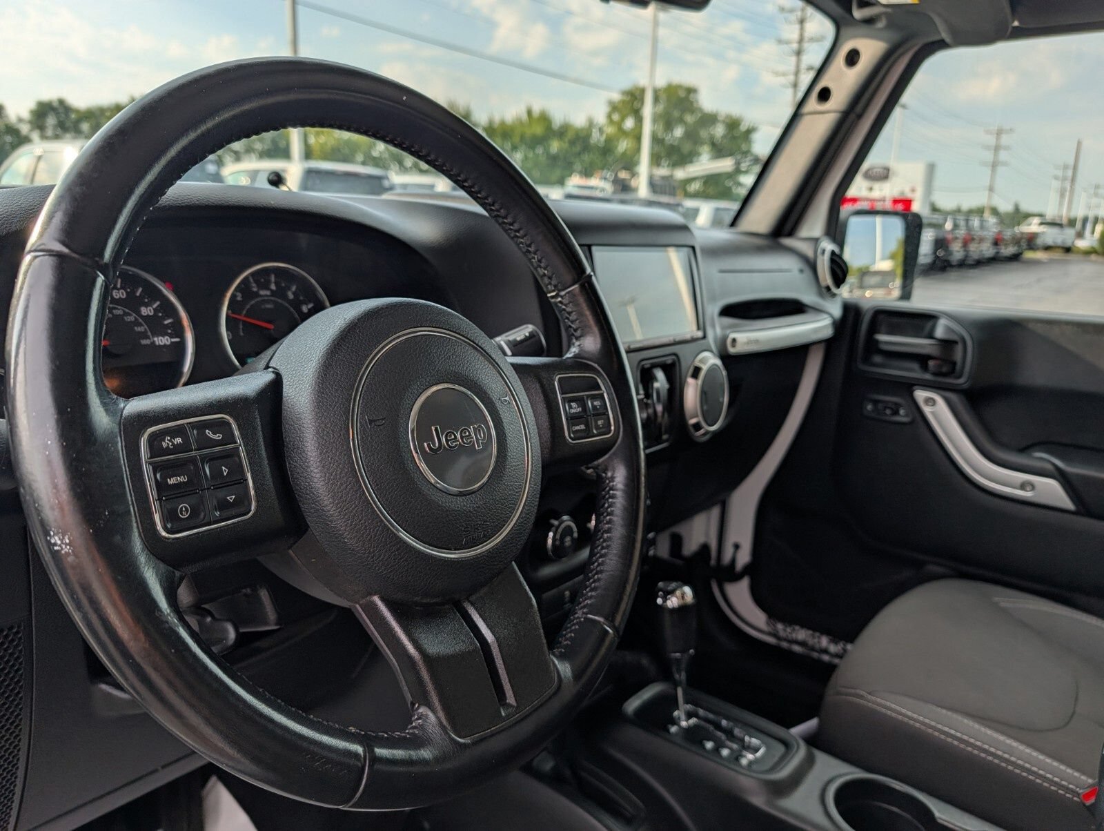 Used 2018 Jeep Wrangler Sahara w/ Connectivity Group AWD/4WD image 25