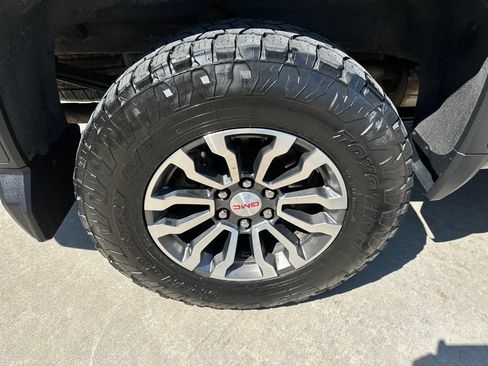 Used 2020 GMC Sierra 1500 AT4 w/ AT4 Premium Package AWD/4WD image 16