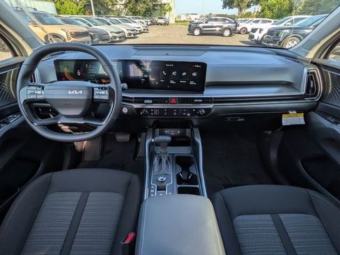 New 2026 Kia Sorento LX FWD image 17