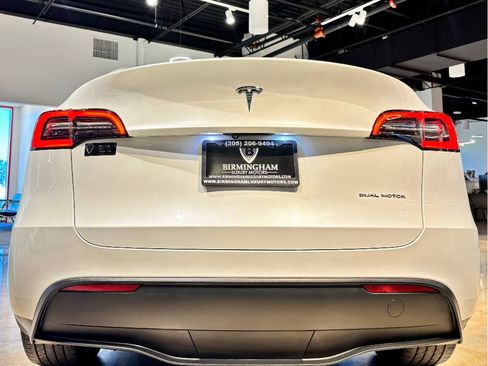 Used 2023 Tesla Model Y Long Range image 13