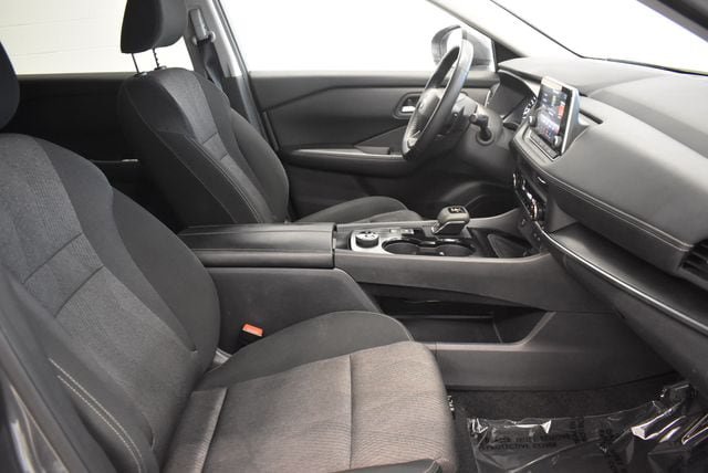 Used 2025 Nissan Rogue SV AWD/4WD image 19