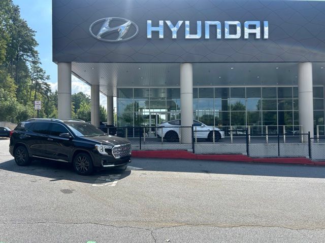 Used 2023 GMC Terrain Denali w/ Black Diamond Edition AWD/4WD image 1