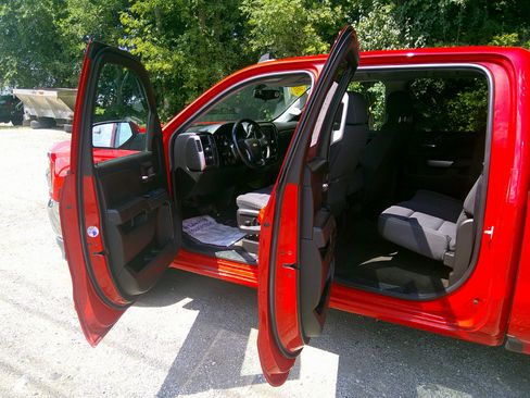 Used 2018 Chevrolet Silverado 1500 LT w/ All Star Edition image 7