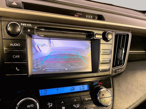 Used 2018 Toyota RAV4 XLE AWD/4WD image 29