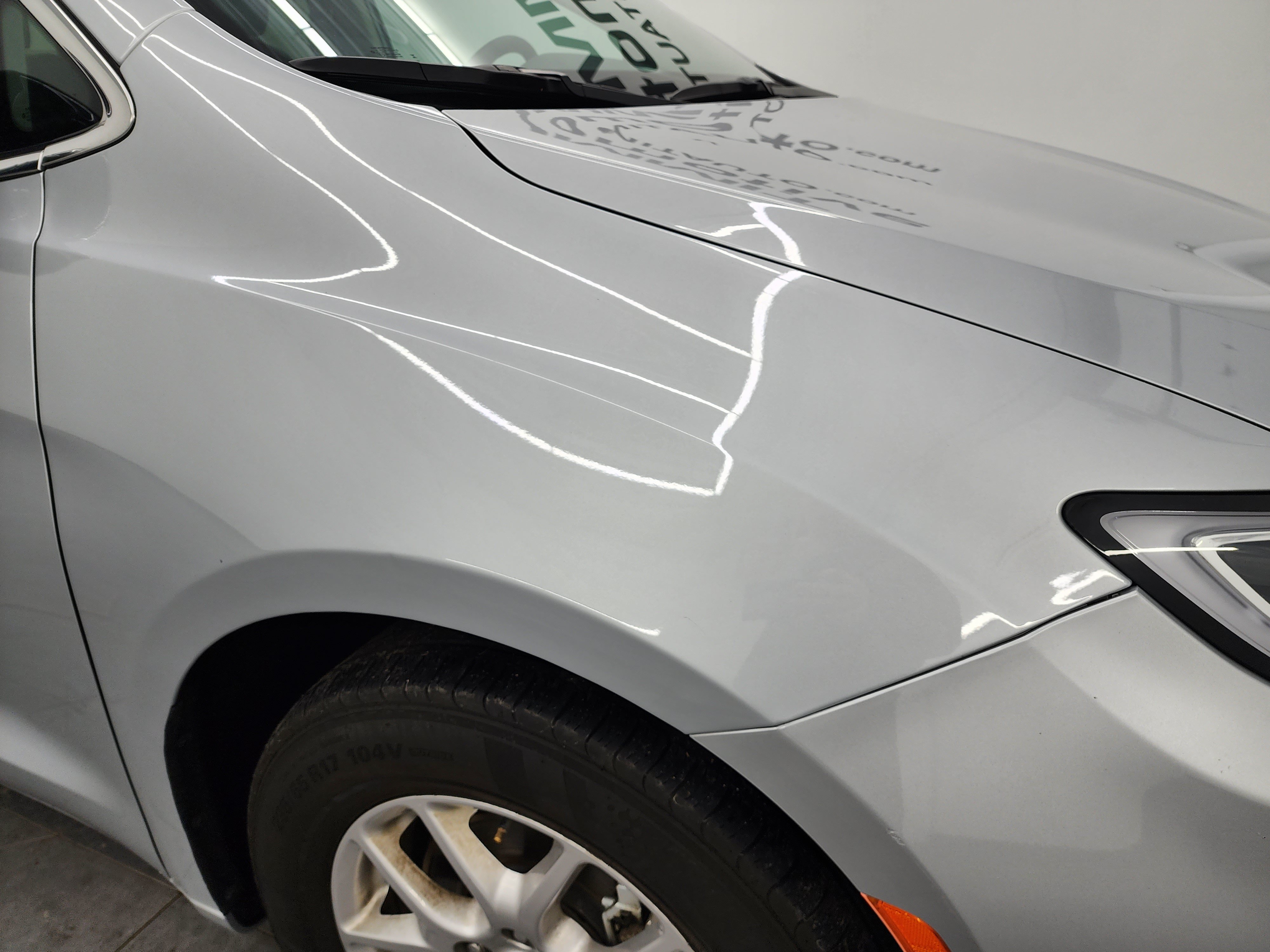 Used 2024 Chrysler Pacifica Touring-L FWD image 22