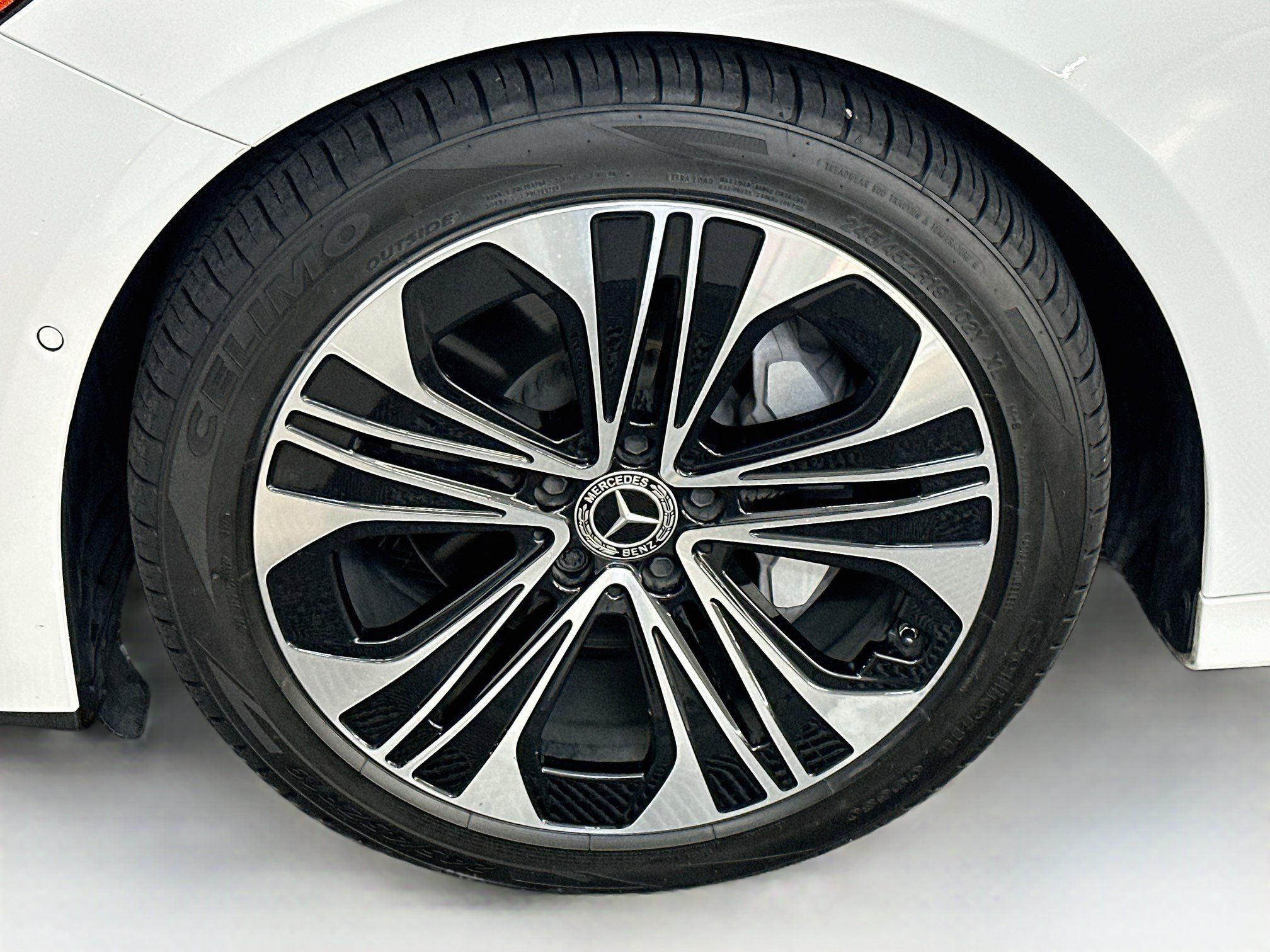 Used 2025 Mercedes-Benz E 350 4MATIC Sedan w/ Winter Package image 36