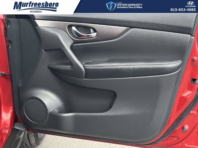 Used 2015 Nissan Rogue SV w/ SV Premium Package FWD image 26