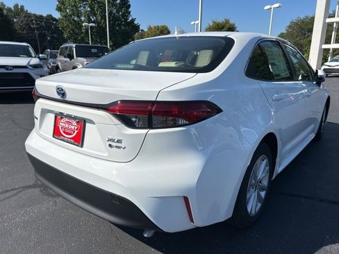 New 2025 Toyota Corolla XLE image 5