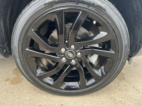 Used 2018 Land Rover Discovery Sport HSE Luxury image 46