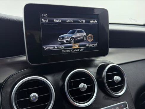 Used 2019 Mercedes-Benz GLC 350e 4MATIC image 29