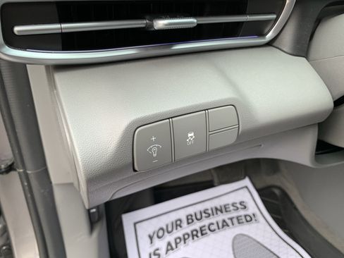 Used 2024 Hyundai Elantra SEL FWD image 13