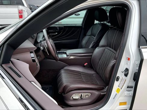 Used 2020 Lexus LS 500 image 8