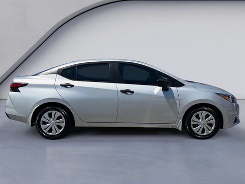 Used 2020 Nissan Versa S FWD image 6