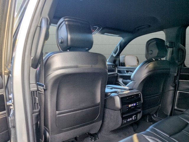 Used 2022 Jeep Wagoneer Series III AWD/4WD image 31