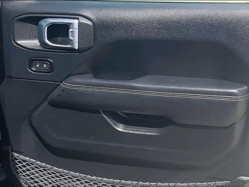 Used 2019 Jeep Wrangler Unlimited Sahara AWD/4WD image 23