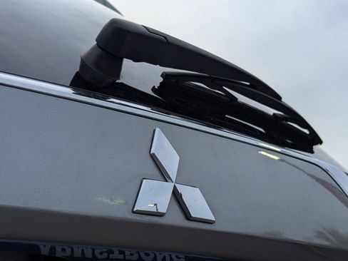 Used 2019 Mitsubishi Outlander SEL image 32