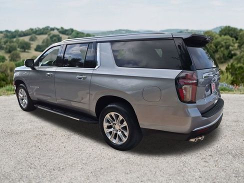 Used 2024 Chevrolet Suburban Premier RWD image 7