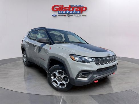 Used 2022 Jeep Compass Trailhawk image 1
