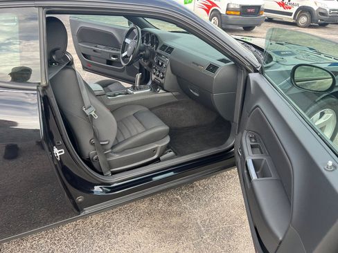 Used 2009 Dodge Challenger R/T image 9
