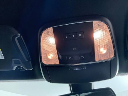 Used 2019 Chrysler 300 S image 20