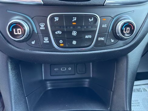 Used 2024 Chevrolet Equinox LT w/ LPO, Floor Liner Package FWD image 22