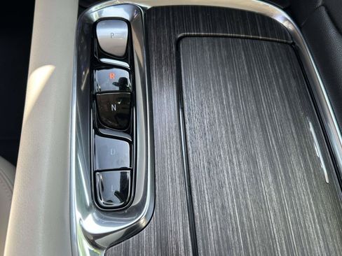 Used 2024 Buick Enclave Avenir w/ Avenir Technology Package FWD image 29