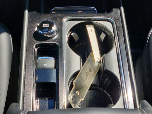 Used 2022 Lincoln Corsair AWD w/ Premium Package image 20