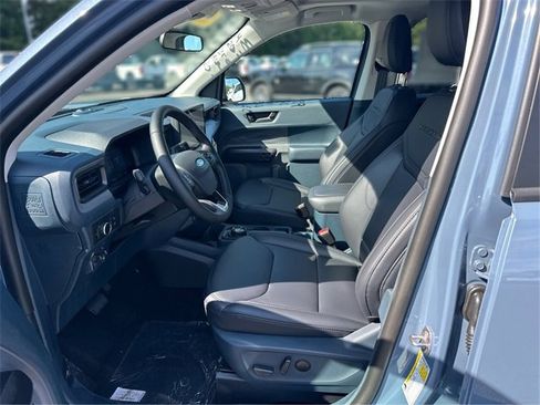 New 2025 Ford Maverick Lariat w/ Black Appearance Package image 9