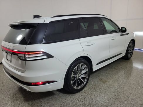 Certified 2025 Lincoln Aviator 2WD w/ Jet Appearance Package image 8