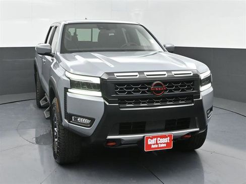 Used 2025 Nissan Frontier PRO-4X image 3