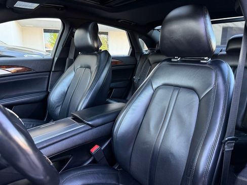 Used 2019 Lincoln MKZ Reserve FWD image 12