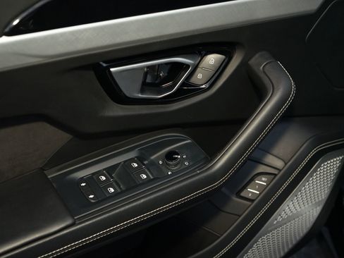 Used 2019 Lamborghini Urus image 30