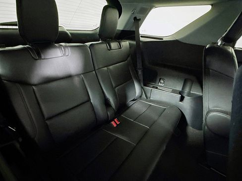 Used 2022 Ford Explorer Limited w/ Equipment Group 301A image 28