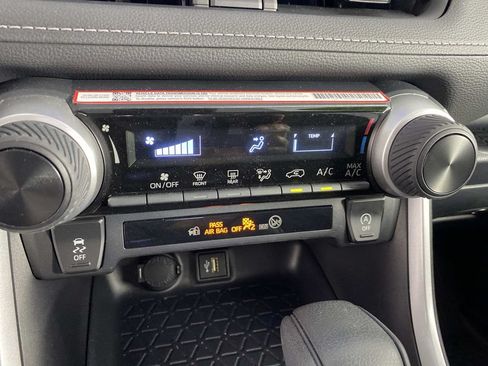 Used 2025 Toyota RAV4 LE AWD/4WD image 23