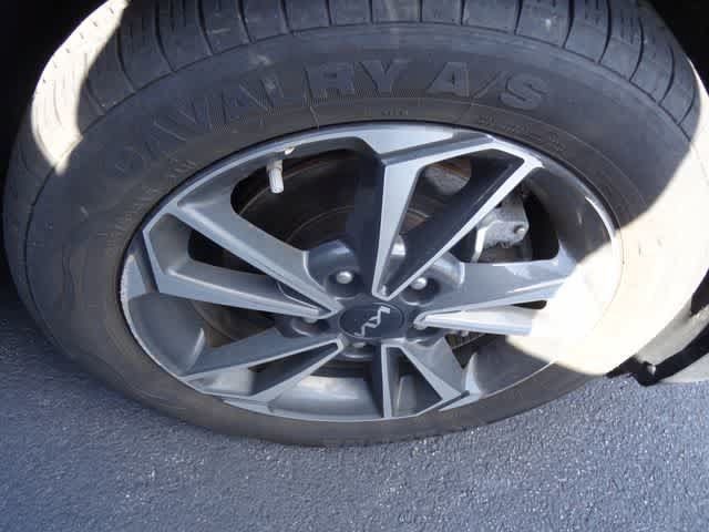 Used 2024 Kia Forte LXS FWD image 14