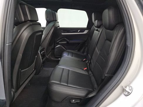 Used 2024 Porsche Cayenne w/ Premium Package AWD/4WD image 14