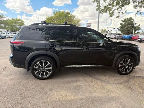Used 2026 Nissan Pathfinder Platinum AWD/4WD image 14