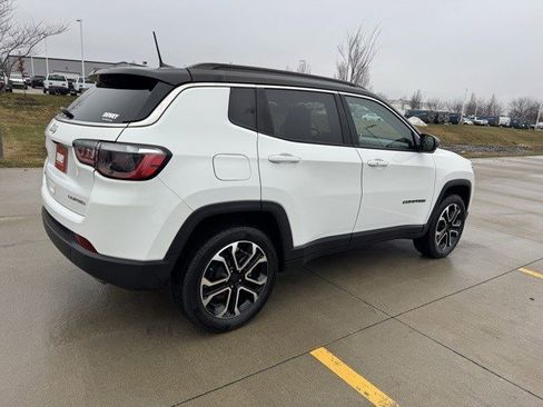 Certified 2022 Jeep Compass Limited w/ Sun and Sound Group image 7