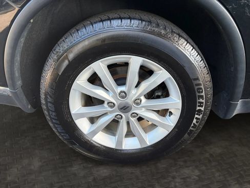 Used 2019 Dodge Durango SXT AWD/4WD image 37