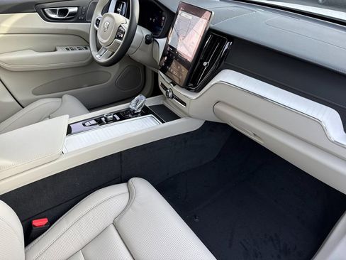 New 2026 Volvo XC60 T8 Ultra w/ Protection Package Premier image 15