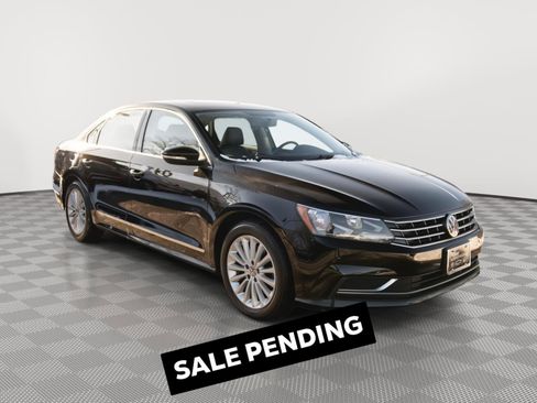Used 2016 Volkswagen Passat 1.8T SE image 1