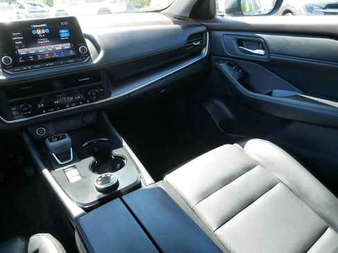 Certified 2023 Nissan Rogue SV w/ SV Premium B Package AWD/4WD image 11