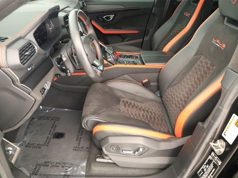 Used 2022 Lamborghini Urus image 24