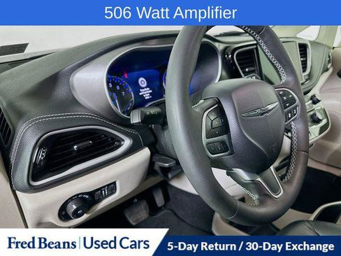 Certified 2022 Chrysler Pacifica Touring-L w/ Uconnect Theater Family Group image 11