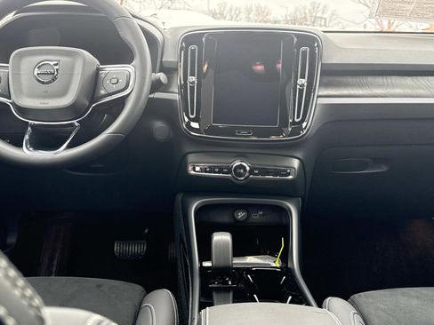 Certified 2024 Volvo C40 P8 Recharge Ultimate w/ Protection Package Premier image 14