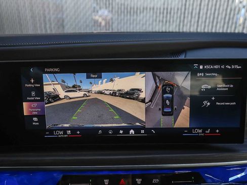 Used 2025 BMW 750e xDrive w/ Premium Package image 20