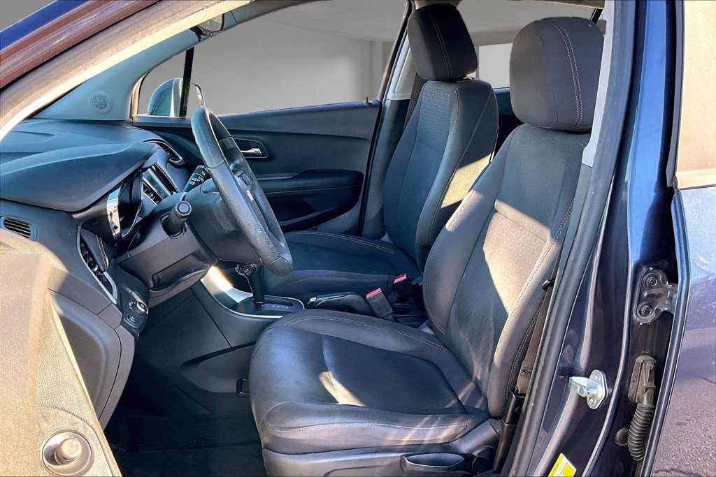 Used 2019 Chevrolet Trax LS AWD/4WD image 25
